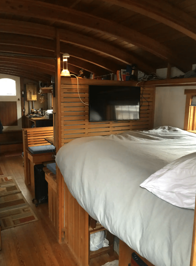 Living on the Water: 10 Houseboat Rentals in Seattle