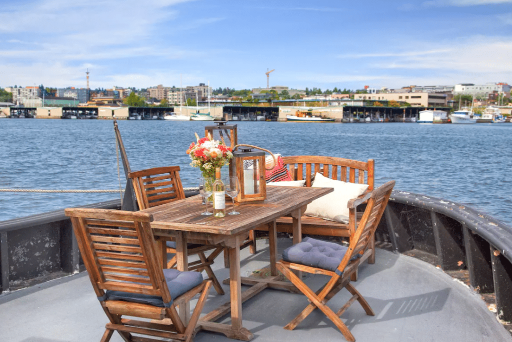 Living on the Water: 10 Houseboat Rentals in Seattle